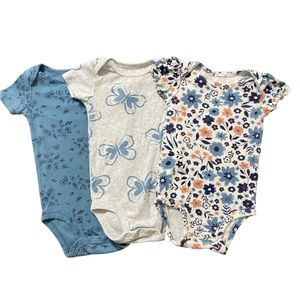 3 Pack of Floral & Butterfly onesies 🦋🌸